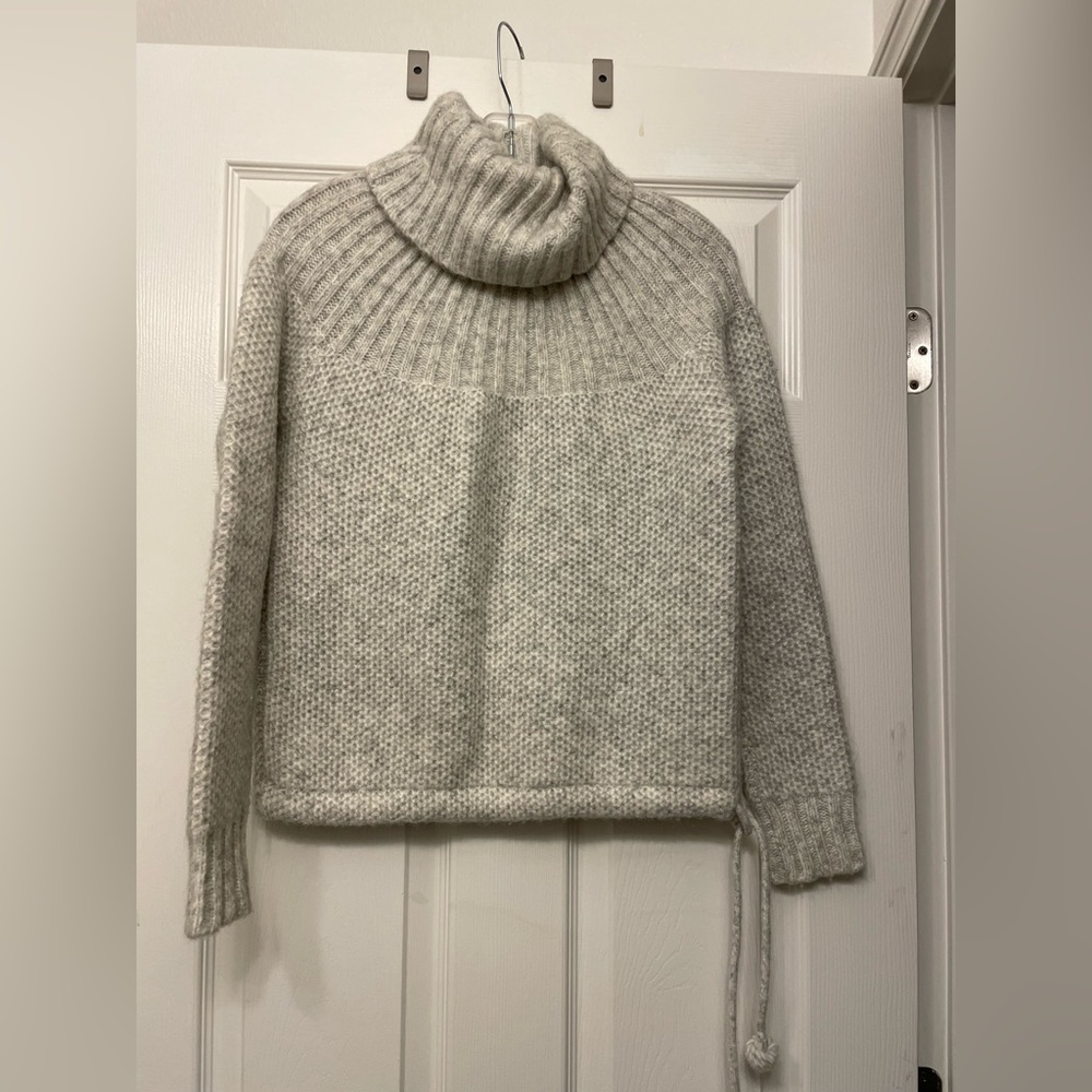 Madewell sweater, size XS, light gray